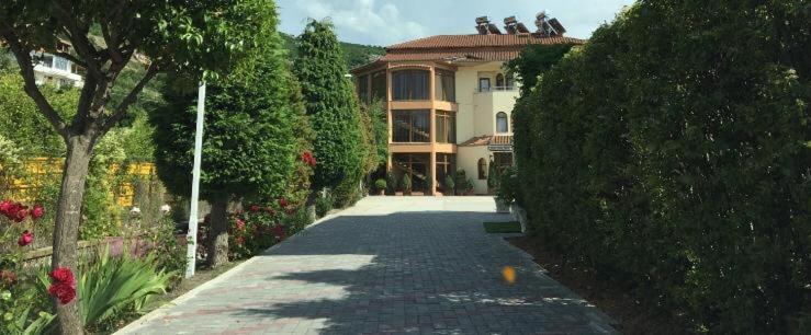 Hotel Rritja E Koranit à Tushemisht Extérieur photo