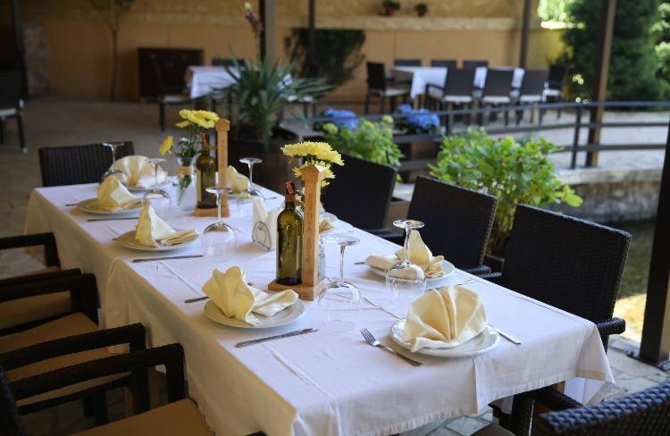 Hotel Rritja E Koranit à Tushemisht Extérieur photo