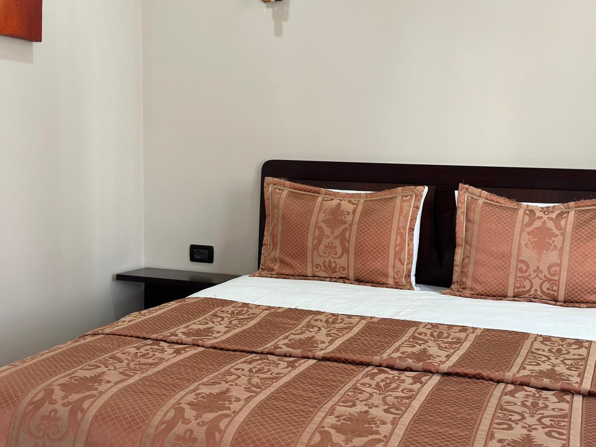 Hotel Rritja E Koranit à Tushemisht Extérieur photo
