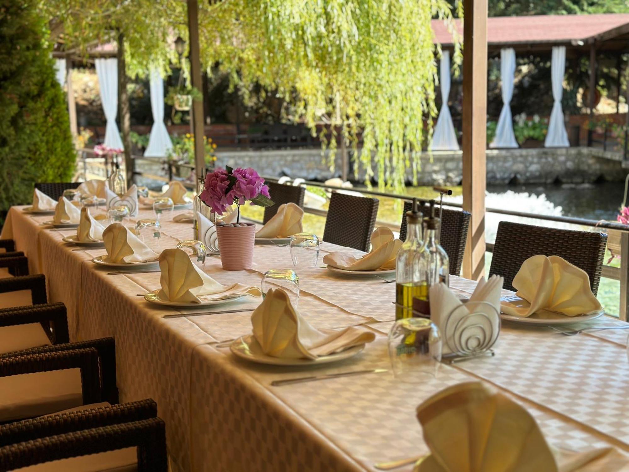 Hotel Rritja E Koranit à Tushemisht Extérieur photo